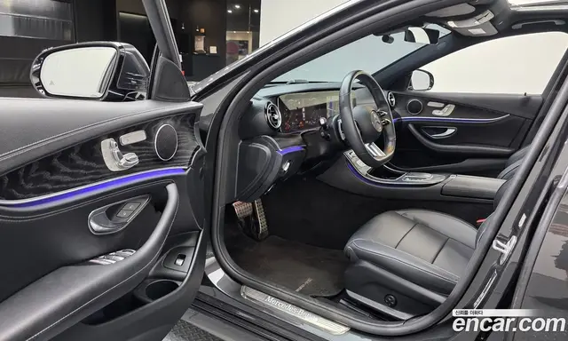 Mercedes-Benz E-Class 2021 1.9 автомат (гидро), миниатюра 12