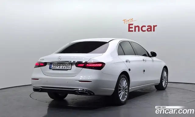 Mercedes-Benz E-Class 2022 2.0 автомат (гидро), миниатюра 2
