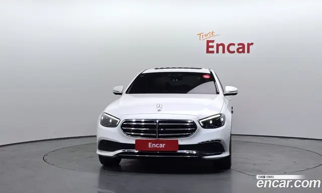 Mercedes-Benz E-Class 2022 2.0 автомат (гидро), миниатюра 3