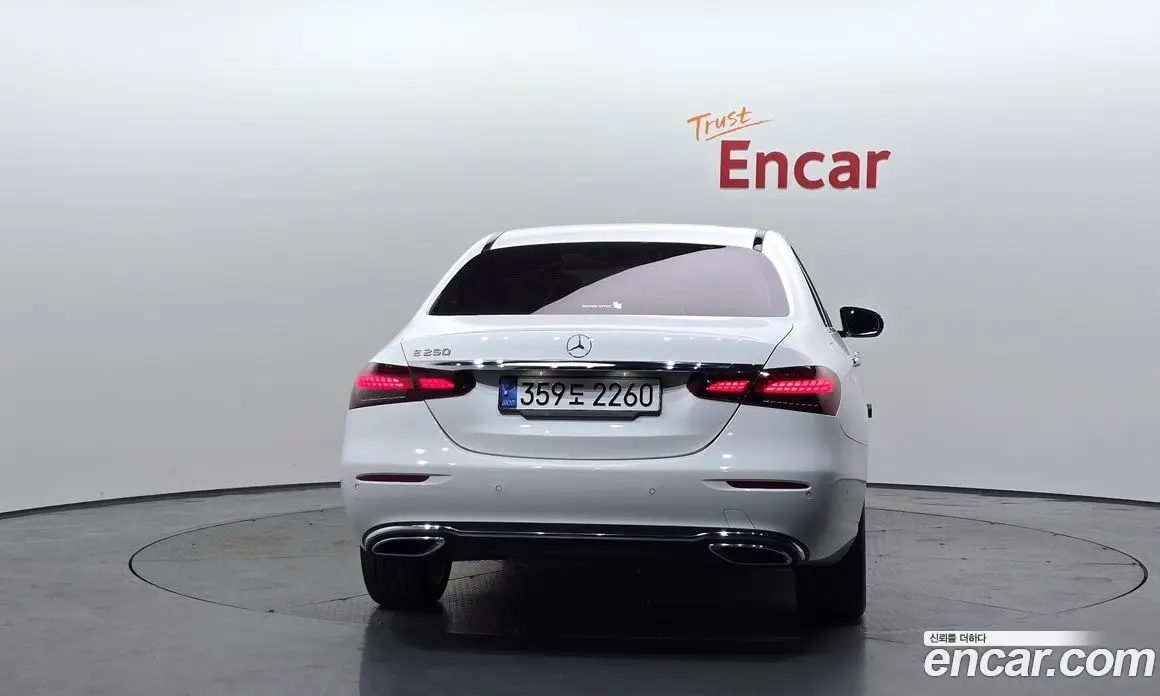 Mercedes-Benz E-Class 2022 2.0 автомат (гидро), фото 4