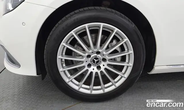 Mercedes-Benz E-Class 2022 2.0 автомат (гидро), миниатюра 5