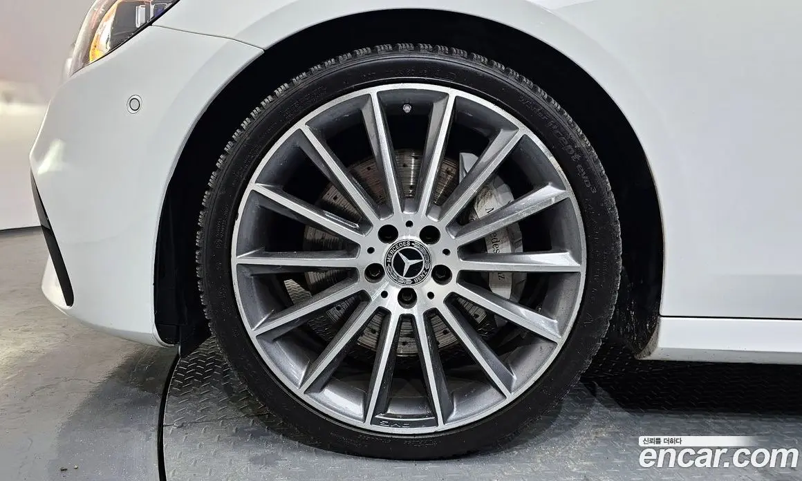 Mercedes-Benz E-Class 2022 2.0 автомат (гидро), фото 5 Mercedes-Benz E-Class 2022 2.0 автомат (гидро), фото 5