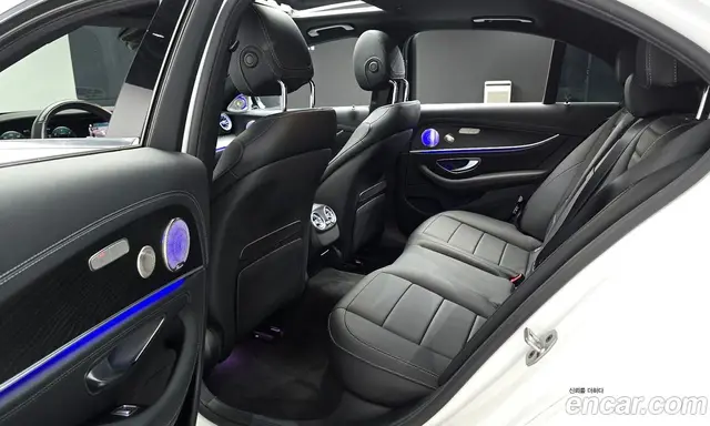 Mercedes-Benz E-Class 2022 1.9 автомат (гидро), миниатюра 11