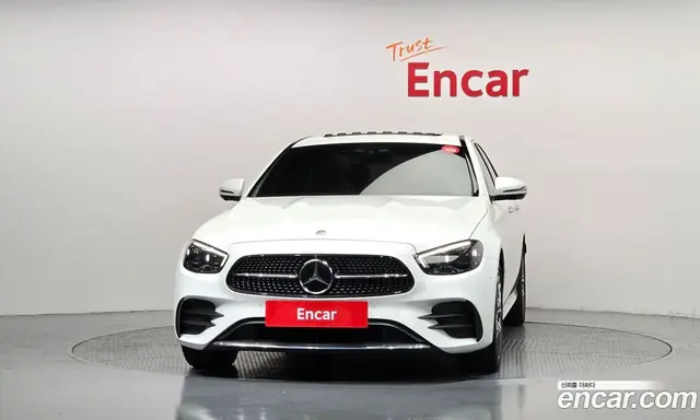 Mercedes-Benz E-Class 2022 1.9 автомат (гидро), миниатюра 3