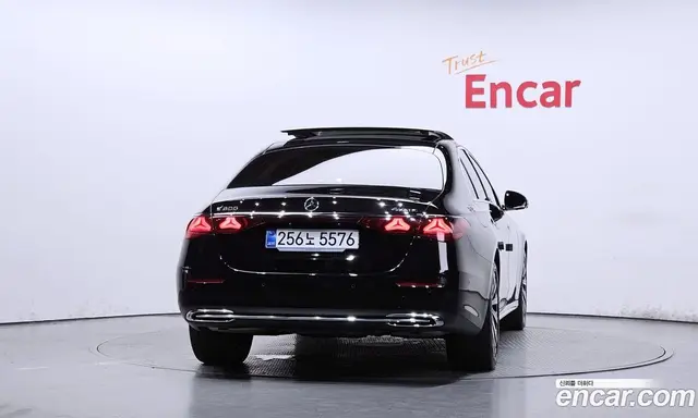 Mercedes-Benz E-Class 2024 2.0 автомат (гидро), миниатюра 4 Mercedes-Benz E-Class 2024 2.0 автомат (гидро), миниатюра 4