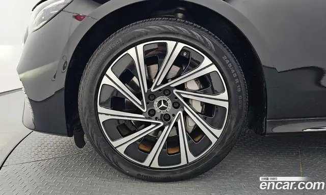 Mercedes-Benz E-Class 2024 2.0 автомат (гидро), миниатюра 5 Mercedes-Benz E-Class 2024 2.0 автомат (гидро), миниатюра 5