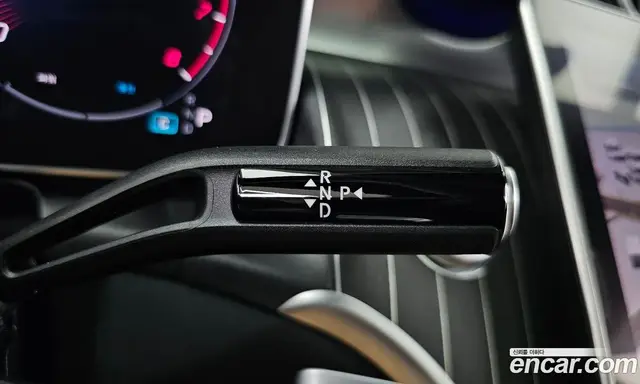 Mercedes-Benz GLC-Class 2024 2.0 автомат (гидро), миниатюра 12