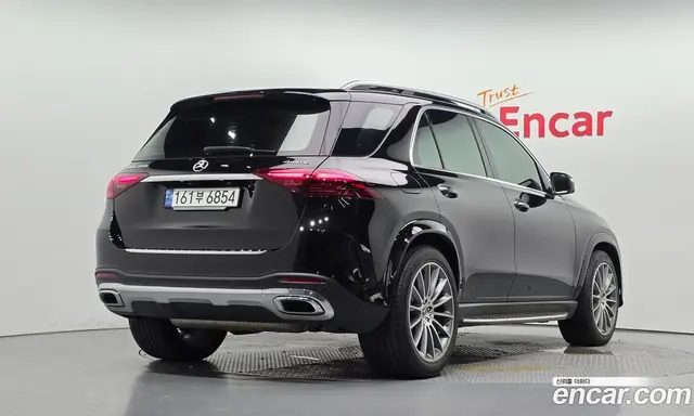 Mercedes-Benz GLE-Class 2023 3.0 автомат (гидро), миниатюра 2