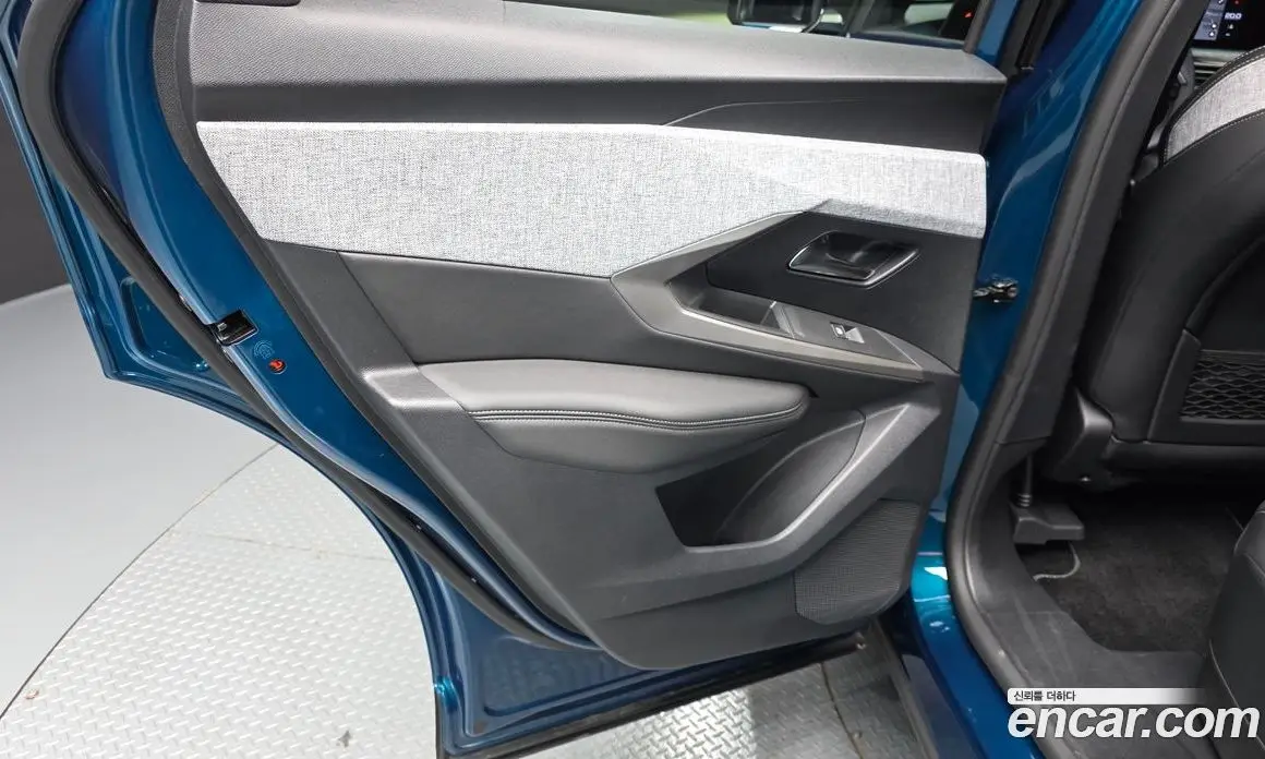 Peugeot 3008 2025 1.2 автомат (гидро), фото 15