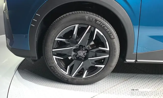 Peugeot 3008 2025 1.2 автомат (гидро), миниатюра 5