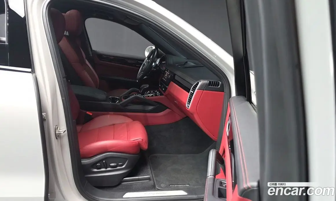 Porsche Cayenne 2023 3.0 автомат (гидро), фото 17