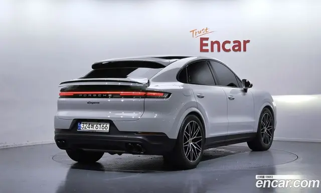 Porsche Cayenne 2023 3.0 автомат (гидро), миниатюра 2