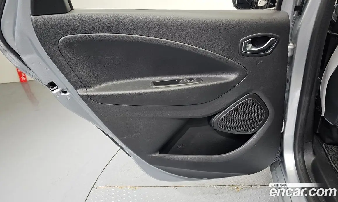 Renault (Samsung) Zoe 2021 0.2 автомат (гидро), фото 15