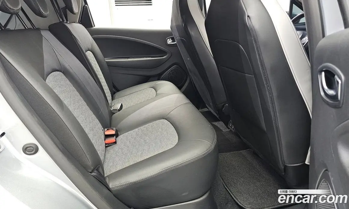 Renault (Samsung) Zoe 2021 0.2 автомат (гидро), фото 17