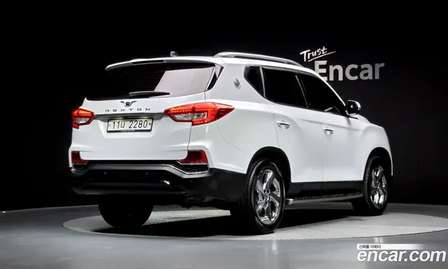 SsangYong Rexton 2017 2.2 автомат (гидро), миниатюра 2 SsangYong Rexton 2017 2.2 автомат (гидро), миниатюра 2