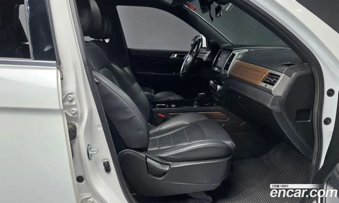 SsangYong Rexton 2017 2.2 автомат (гидро), фото 17 SsangYong Rexton 2017 2.2 автомат (гидро), фото 17