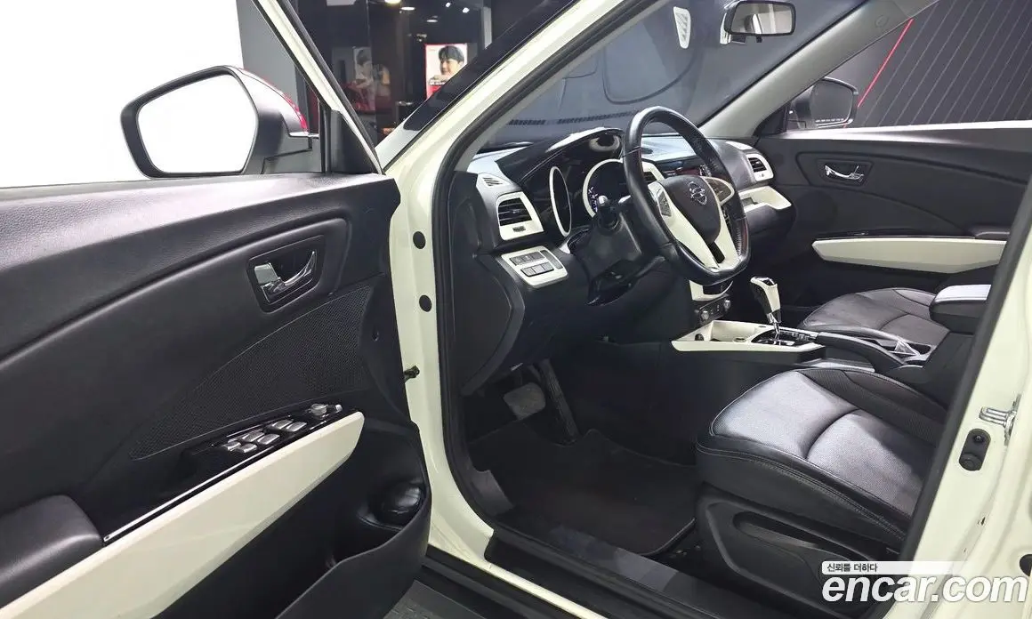 SsangYong TIBOLI 2015 1.6 автомат (гидро), фото 13