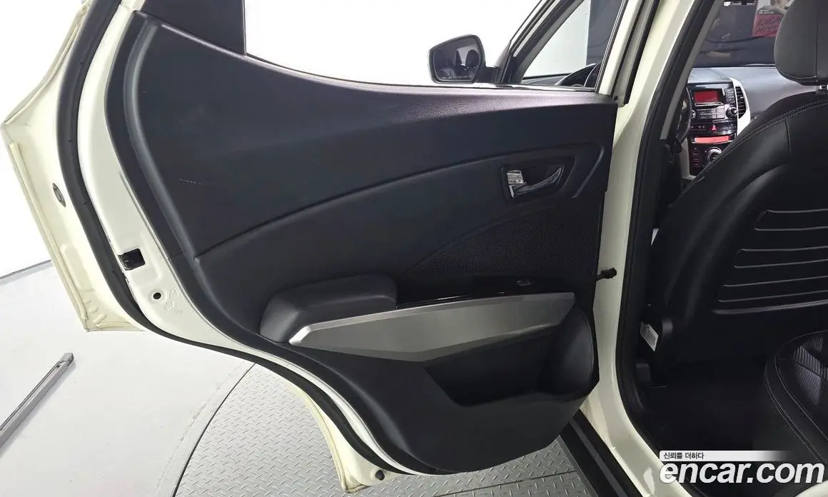 SsangYong TIBOLI 2015 1.6 автомат (гидро), фото 15