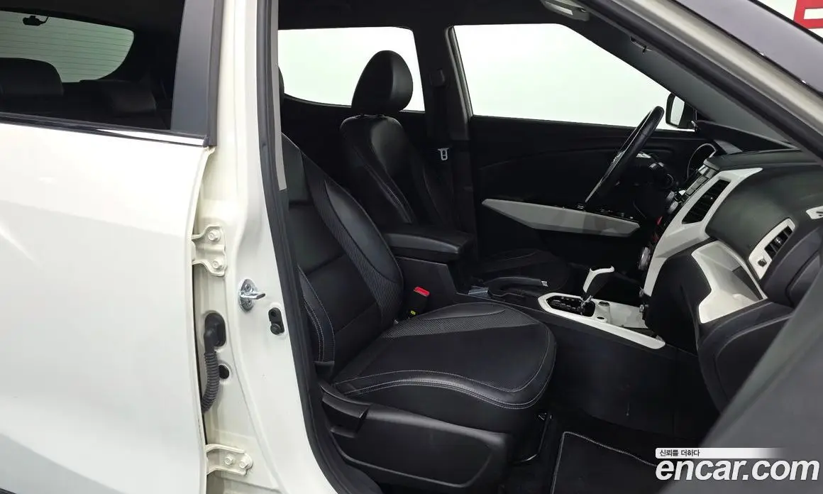 SsangYong TIBOLI 2015 1.6 автомат (гидро), фото 17