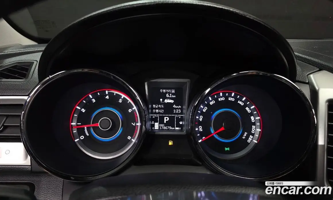 SsangYong TIBOLI 2015 1.6 автомат (гидро), фото 8