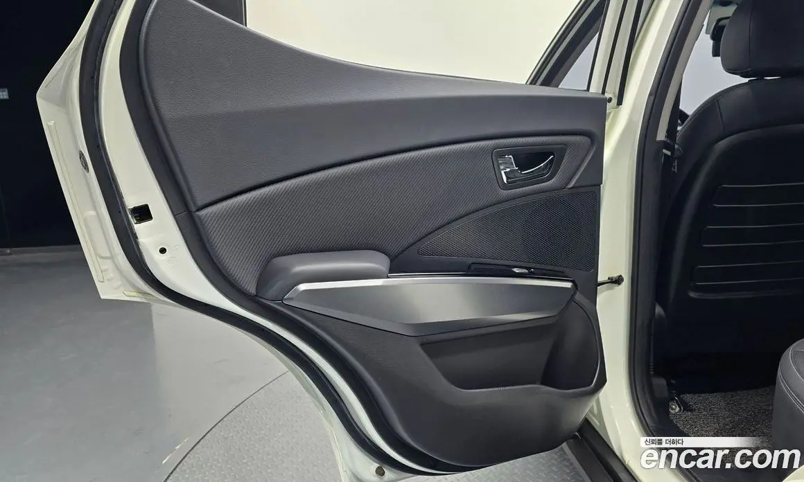 SsangYong TIBOLI 2018 1.6 автомат (гидро), фото 15