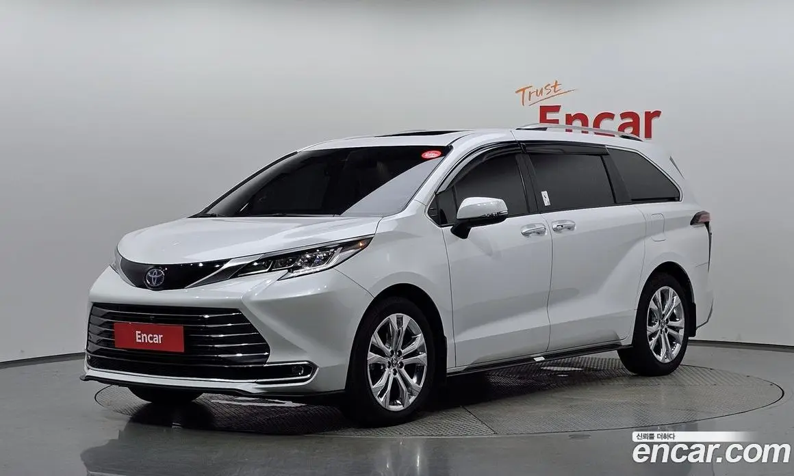 Toyota Sienna 2023 2.5 автомат (гидро), фото 1 Toyota Sienna 2023 2.5 автомат (гидро), фото 1