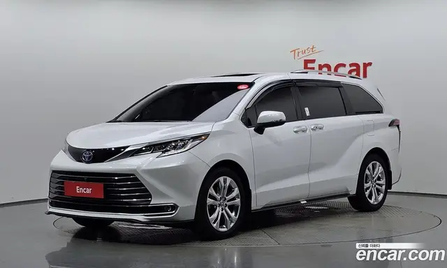 Toyota Sienna 2023 2.5 автомат (гидро), миниатюра 1 Toyota Sienna 2023 2.5 автомат (гидро), миниатюра 1