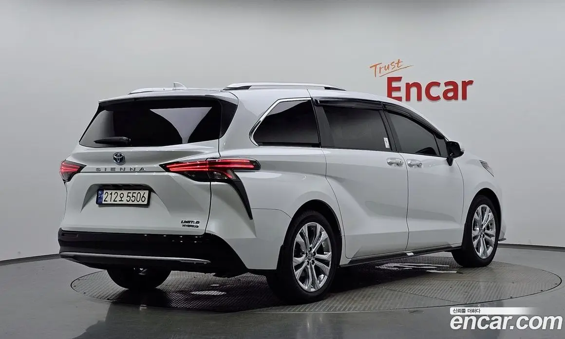 Toyota Sienna 2023 2.5 автомат (гидро), фото 2 Toyota Sienna 2023 2.5 автомат (гидро), фото 2