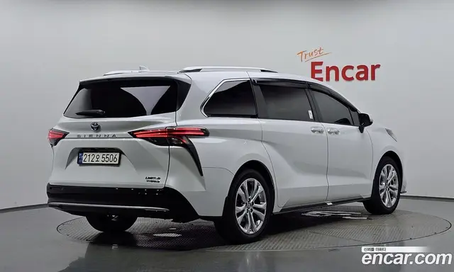 Toyota Sienna 2023 2.5 автомат (гидро), миниатюра 2 Toyota Sienna 2023 2.5 автомат (гидро), миниатюра 2