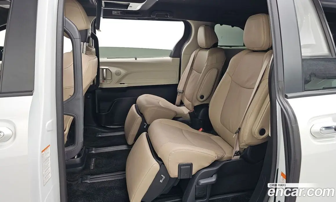 Toyota Sienna 2023 2.5 автомат (гидро), фото 16 Toyota Sienna 2023 2.5 автомат (гидро), фото 16