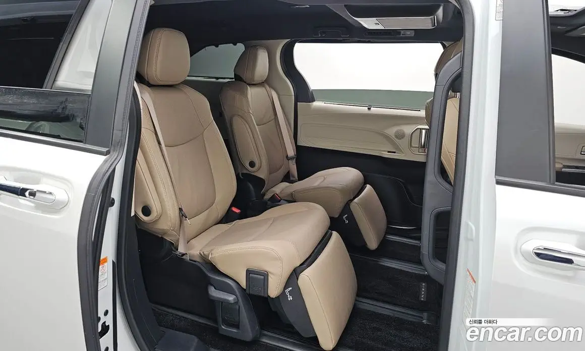 Toyota Sienna 2023 2.5 автомат (гидро), фото 18 Toyota Sienna 2023 2.5 автомат (гидро), фото 18