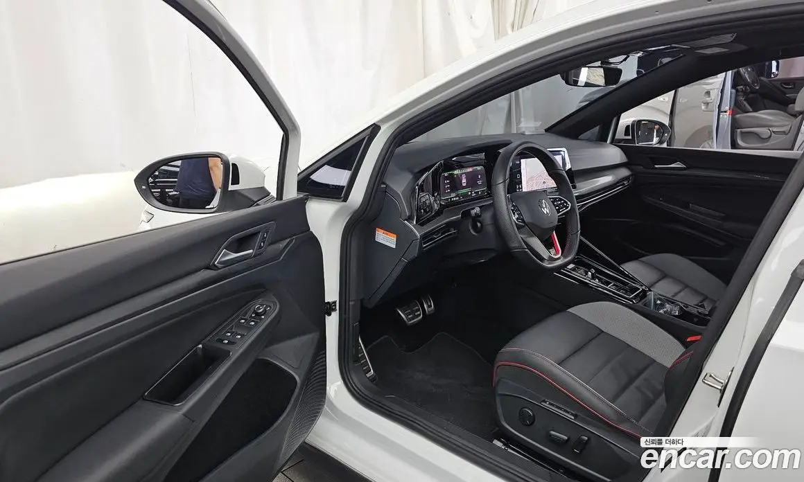 Volkswagen Golf 2024 2.0 автомат (гидро), фото 13