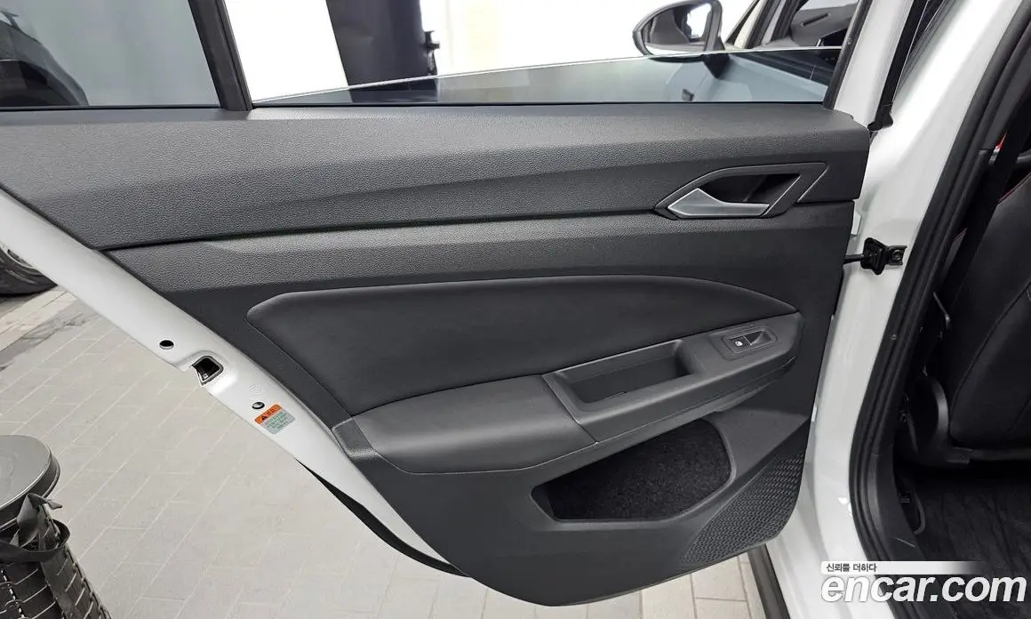 Volkswagen Golf 2024 2.0 автомат (гидро), фото 15