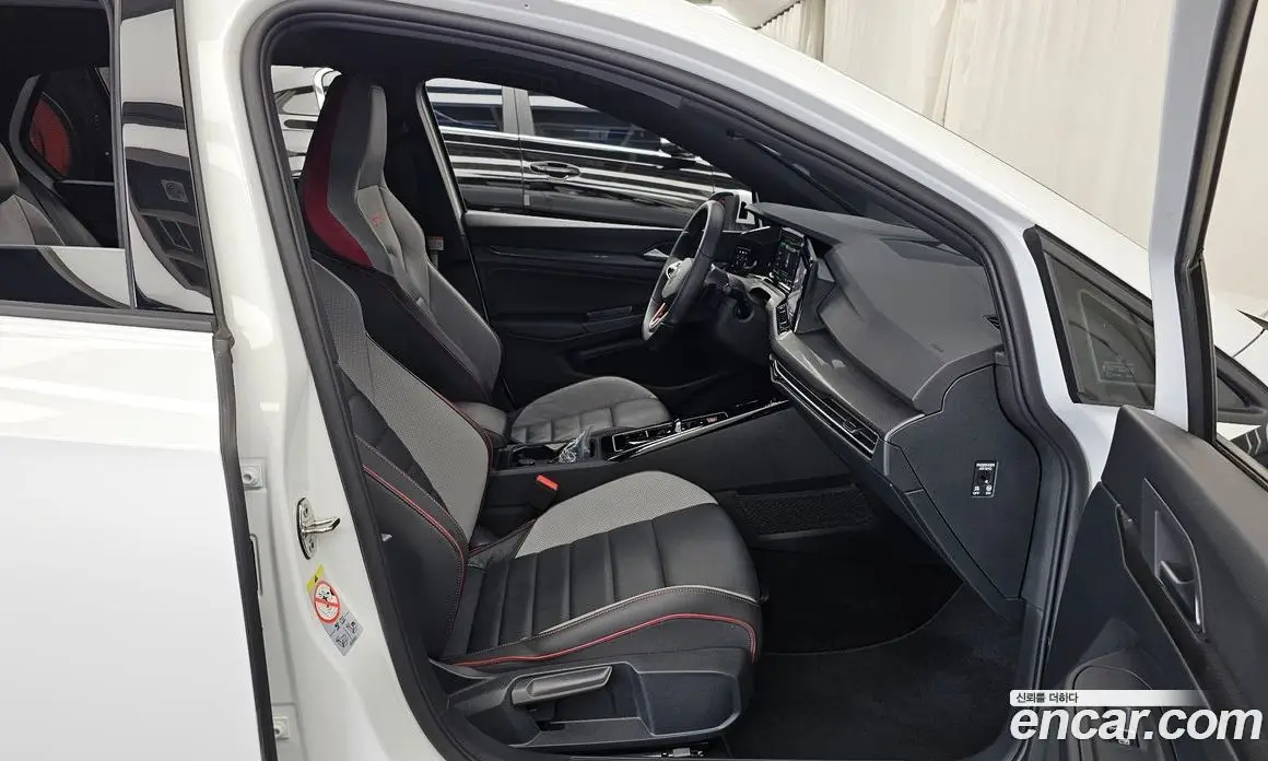 Volkswagen Golf 2024 2.0 автомат (гидро), фото 17
