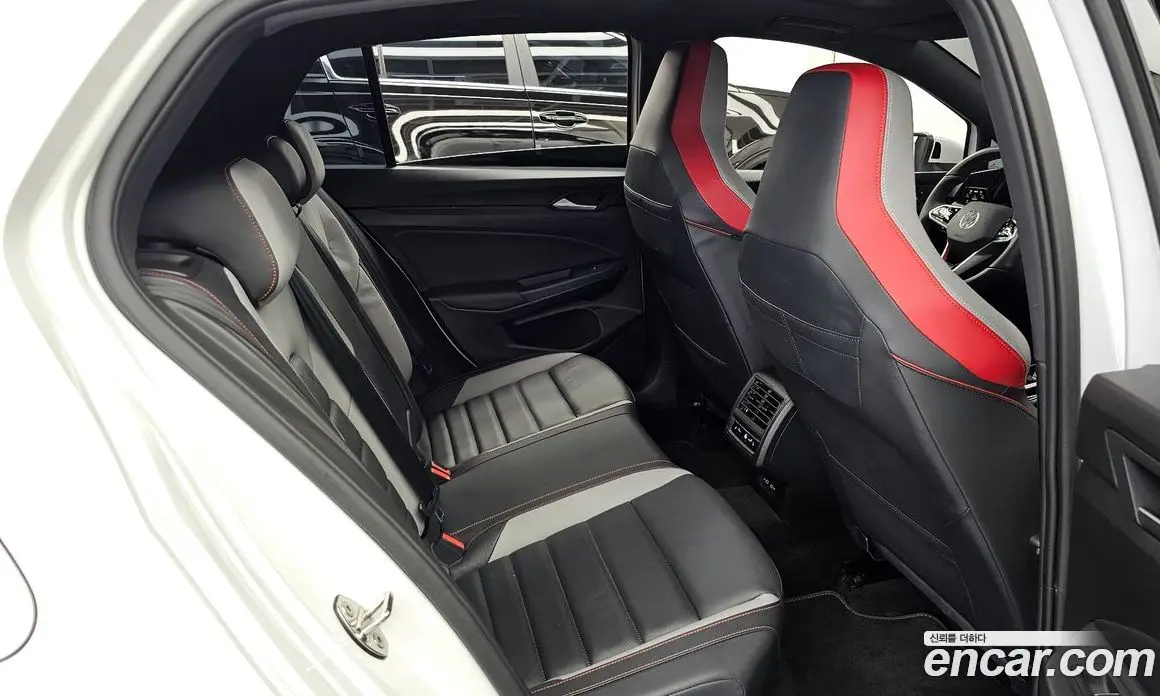 Volkswagen Golf 2024 2.0 автомат (гидро), фото 18