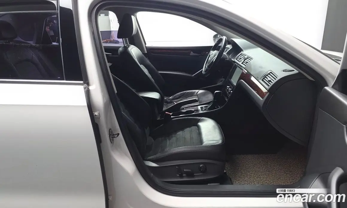 Volkswagen Passat 2013 2.0 автомат (гидро), фото 10 Volkswagen Passat 2013 2.0 автомат (гидро), фото 10