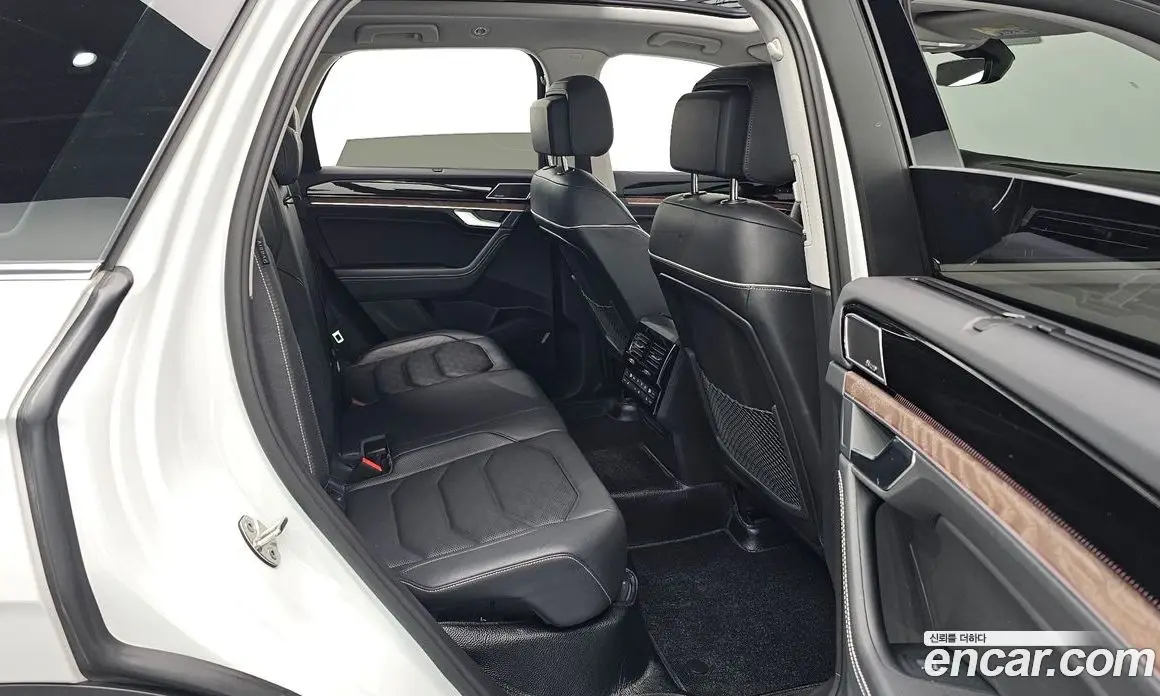 Volkswagen Touareg 2024 3.0 автомат (гидро), фото 16 Volkswagen Touareg 2024 3.0 автомат (гидро), фото 16