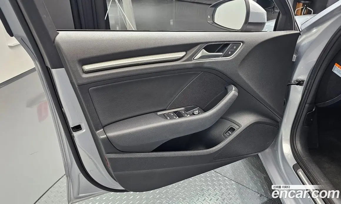 Audi A3 2018 2.0 автомат (гидро), фото 13 Audi A3 2018 2.0 автомат (гидро), фото 13