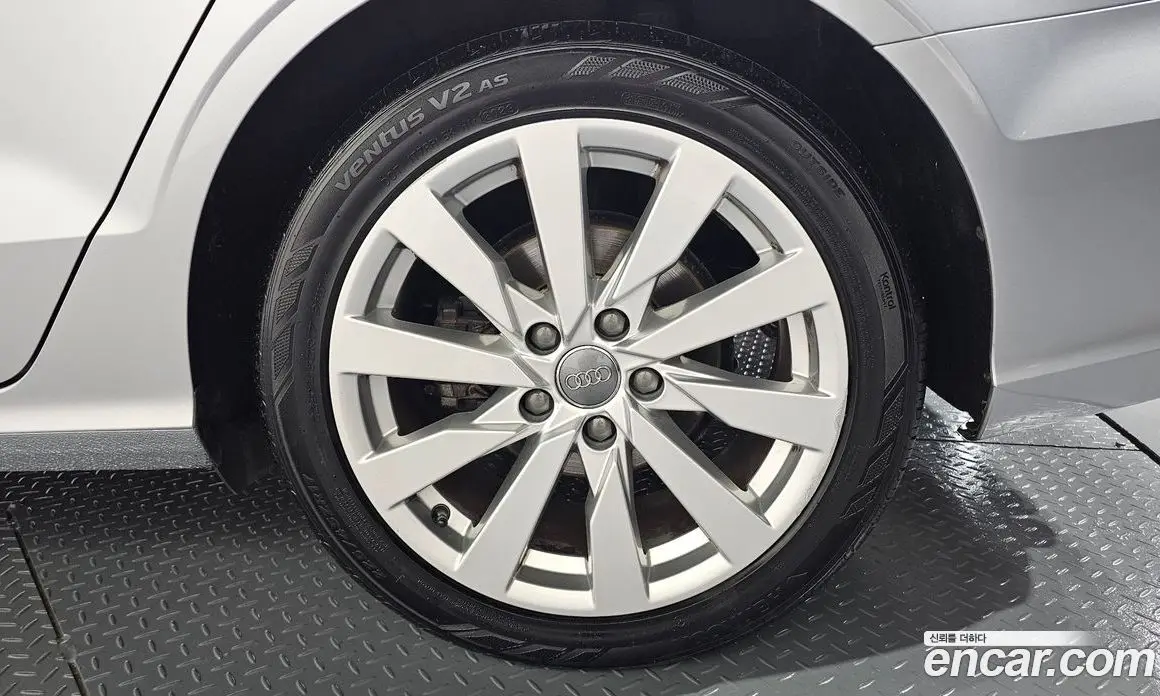 Audi A3 2018 2.0 автомат (гидро), фото 6 Audi A3 2018 2.0 автомат (гидро), фото 6