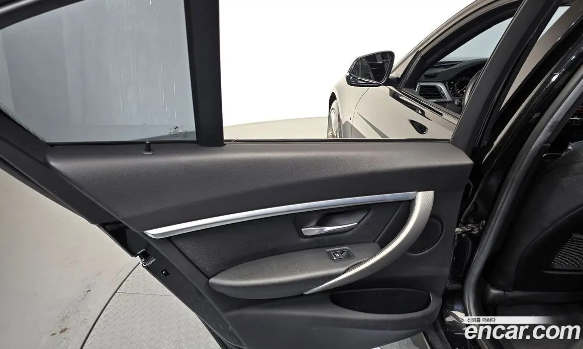 BMW 3 серия 2018 2.0 автомат (гидро), фото 15
