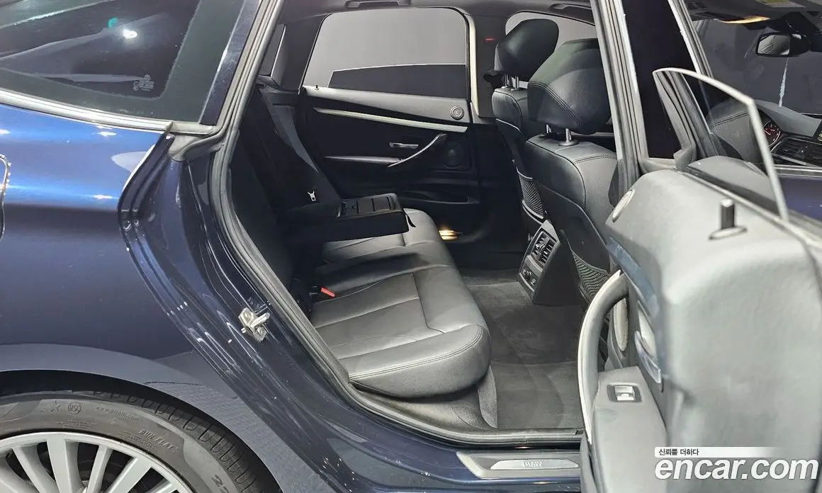 BMW 3 серия 2018 2.0 автомат (гидро), фото 17 BMW 3 серия 2018 2.0 автомат (гидро), фото 17