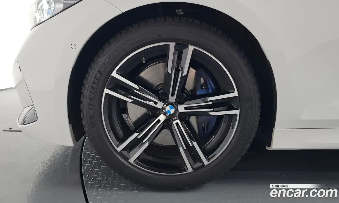 BMW 3 серия 2025 2.0 автомат (гидро), фото 4 BMW 3 серия 2025 2.0 автомат (гидро), фото 4