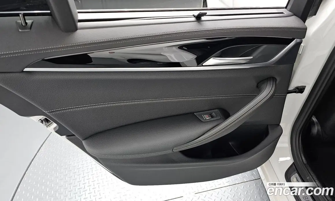 BMW 5 серия 2022 2.0 автомат (гидро), фото 15