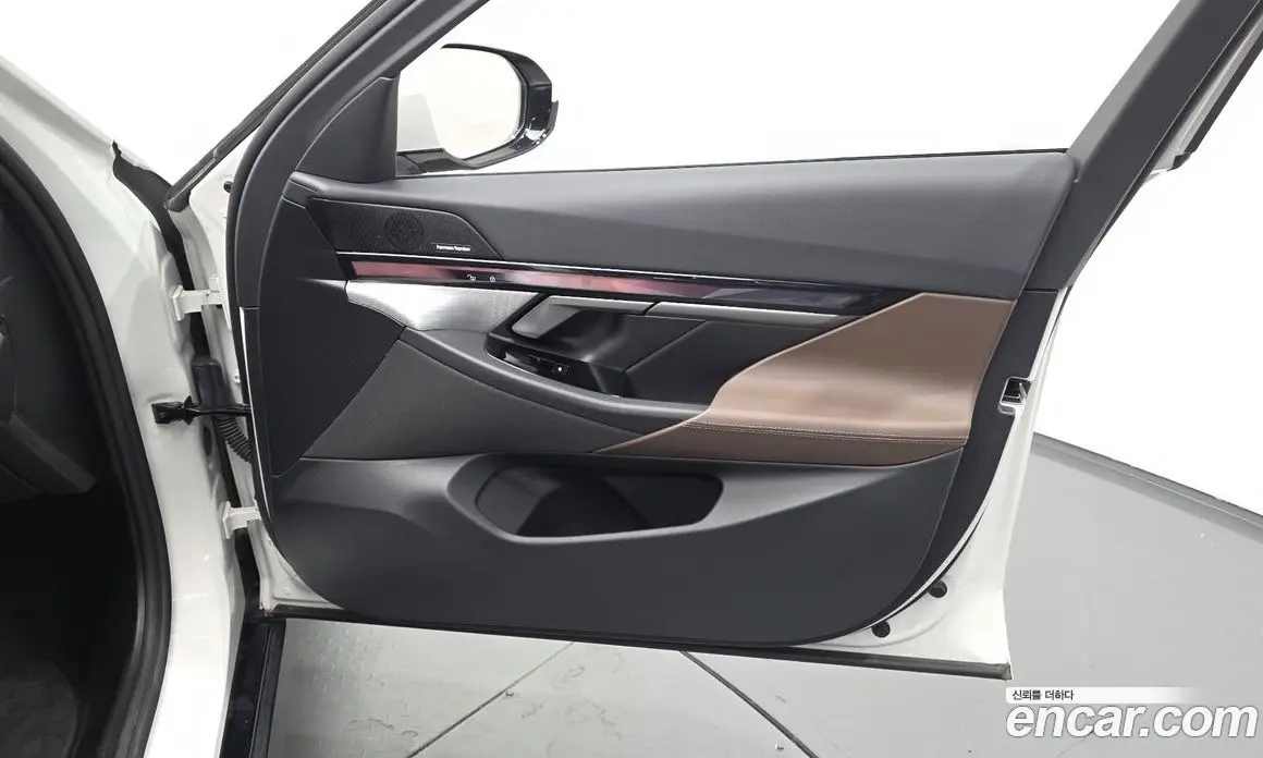 BMW 5 серия 2025 2.0 автомат (гидро), фото 15