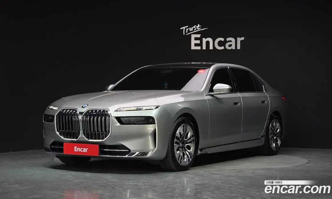 BMW 7 серия 2023 3.0 автомат (гидро), фото 1 BMW 7 серия 2023 3.0 автомат (гидро), фото 1