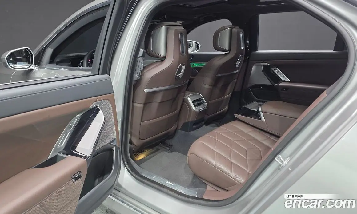 BMW 7 серия 2023 3.0 автомат (гидро), фото 18 BMW 7 серия 2023 3.0 автомат (гидро), фото 18