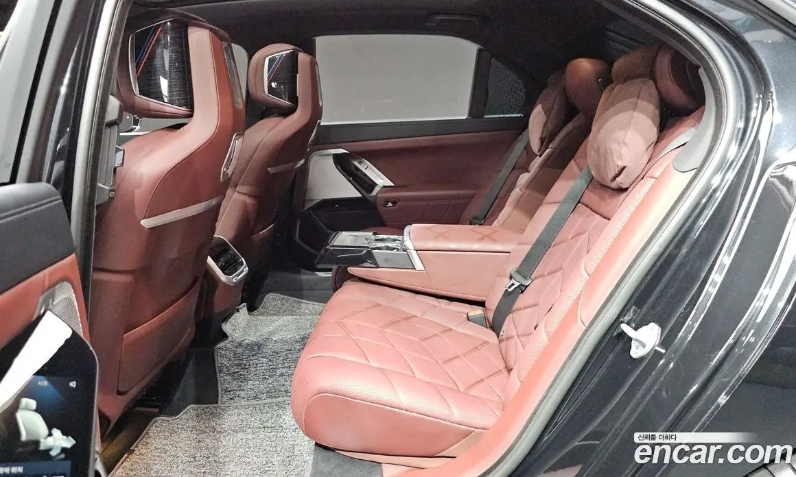 BMW 7 серия 2025 3.0 автомат (гидро), фото 15 BMW 7 серия 2025 3.0 автомат (гидро), фото 15