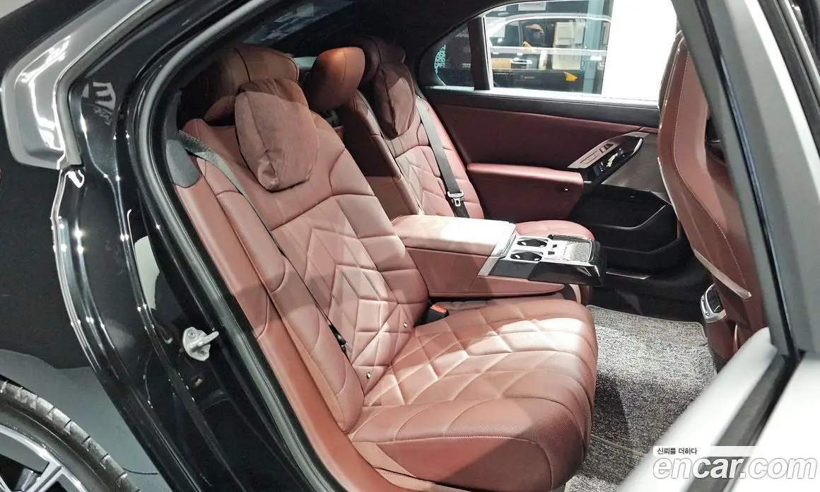 BMW 7 серия 2025 3.0 автомат (гидро), фото 16 BMW 7 серия 2025 3.0 автомат (гидро), фото 16
