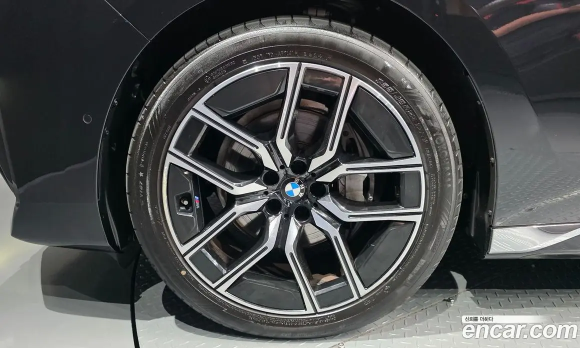 BMW 7 серия 2025 3.0 автомат (гидро), фото 4 BMW 7 серия 2025 3.0 автомат (гидро), фото 4