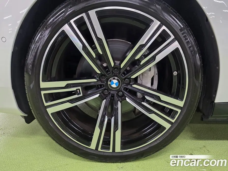 BMW i7 2023 0.3 автомат (гидро), фото 8